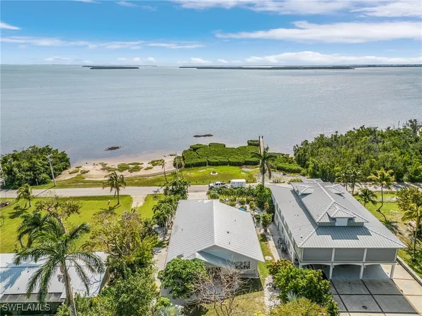 13690 Waterfront Dr, Bokeelia, FL 33922