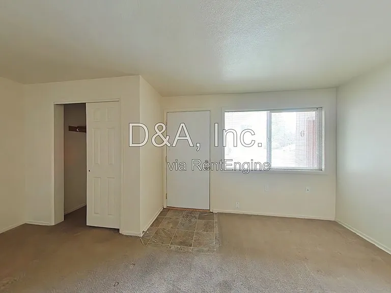 960 NW Cleveland Ave #5 — Photo 2