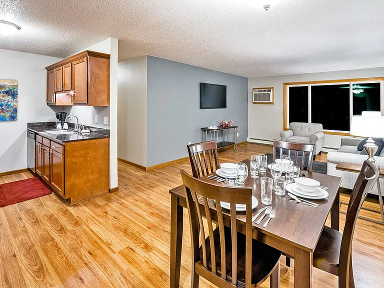 390 9th Ave SW — Photo 9