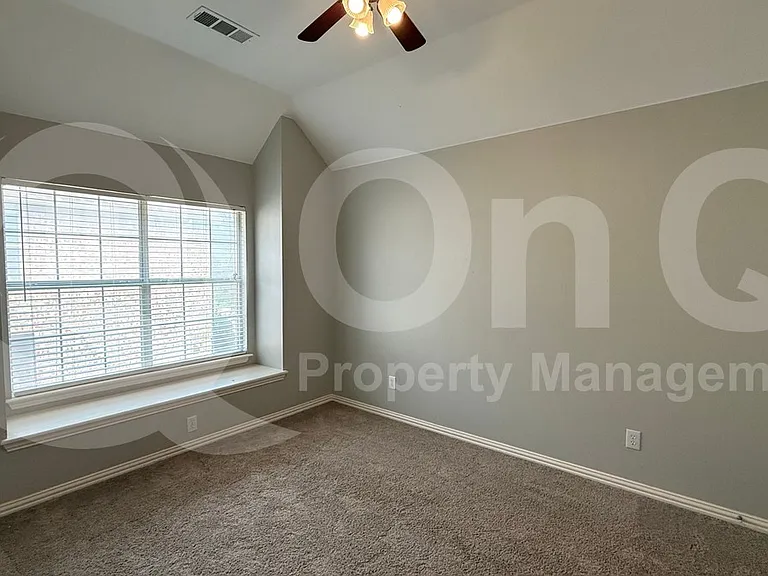 4536 Brenda Dr — Photo 4