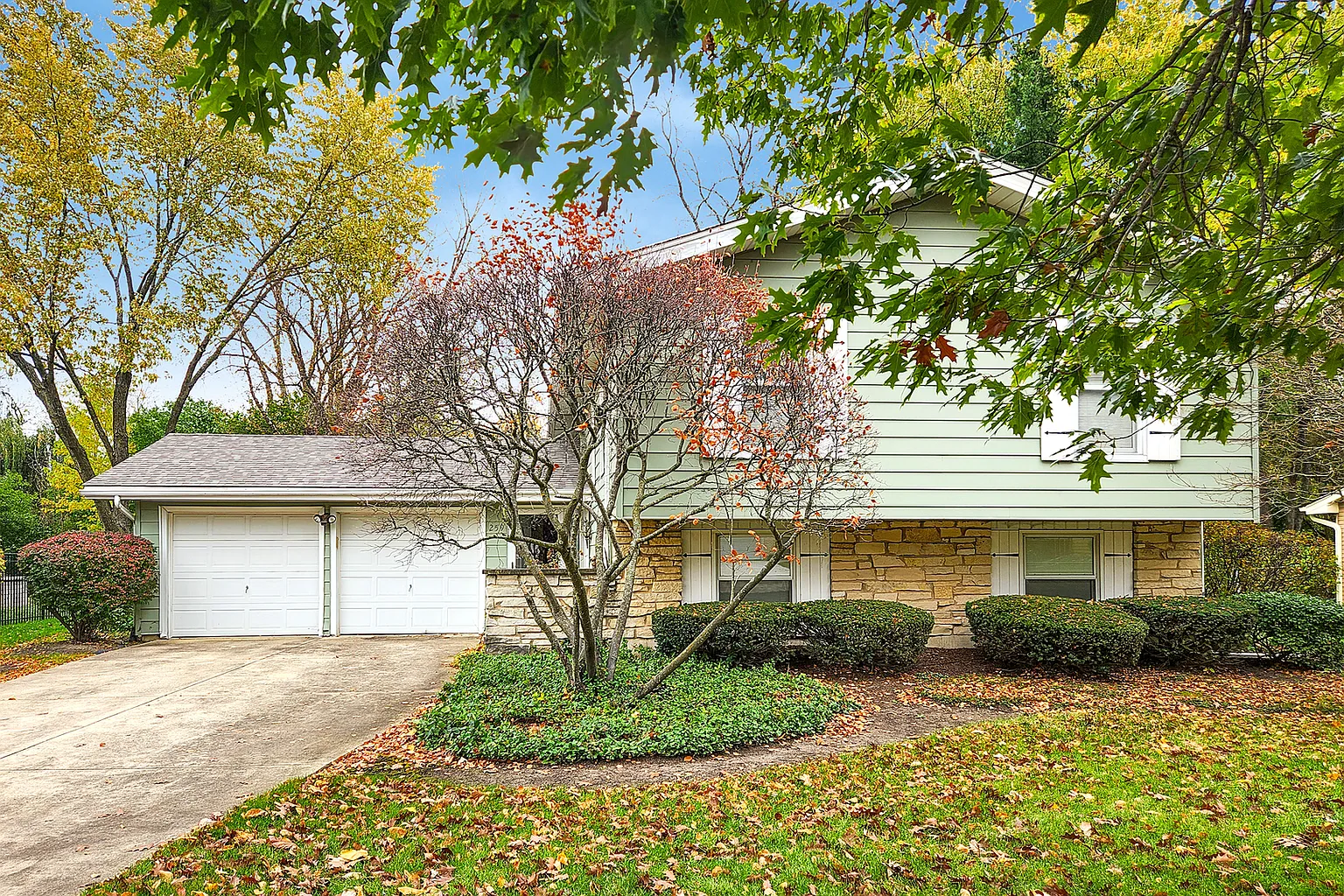 259 Arbor Ln photo 1