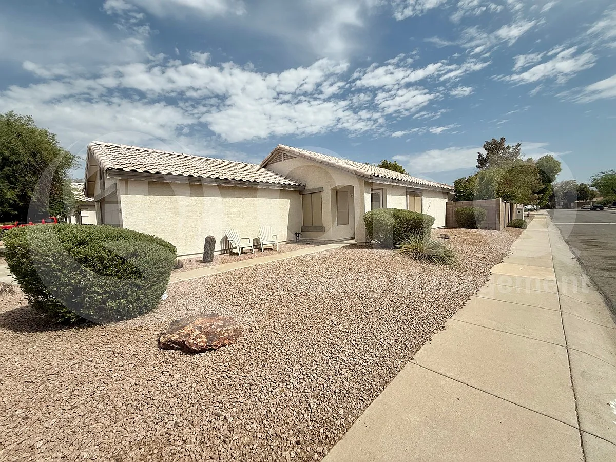 2 bed, 2.0 bath, 1062 sqft, $1,880 — Photo 3