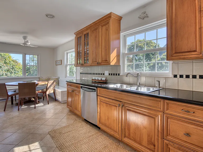 35 Fentwood Rd — Photo 8