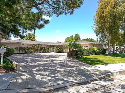 4793 Del Moreno Dr, Woodland Hills, CA, 91364
