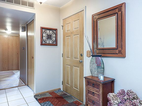 2nd image of 1902 Williamsburg Dr