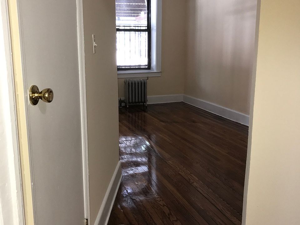 4157 Bowne St Flushing NY | Zillow