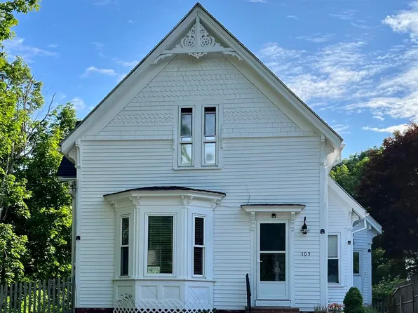 105 High Street, Warren, ME 04864