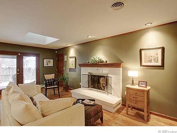 5th image of 5571 E Mansfield Ave