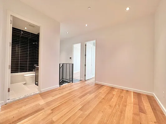 Rented by Doorway NYC, LLC | media 40