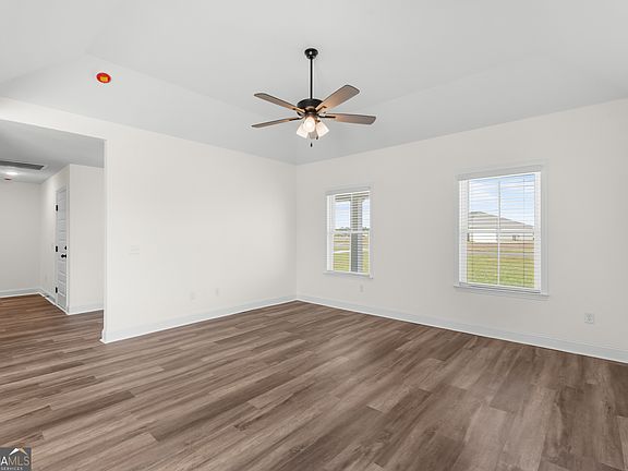 5th image of 919 Ryegrass Rd