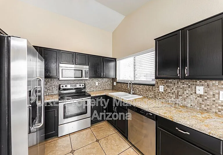 3514 W Fallen Leaf Ln — Photo 12
