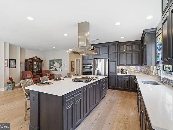 4th image of 110 Viceroy Way