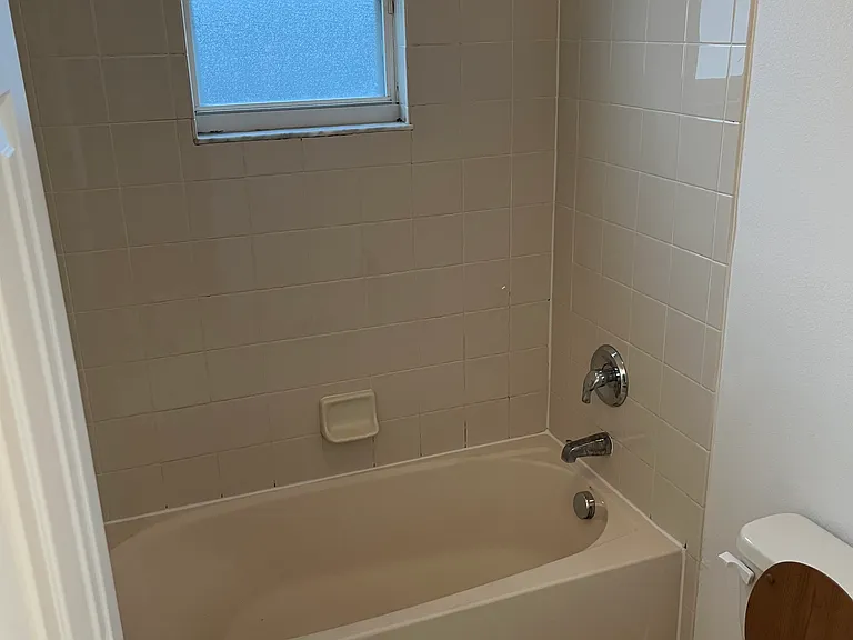 540 Brighton Ct — Photo 10