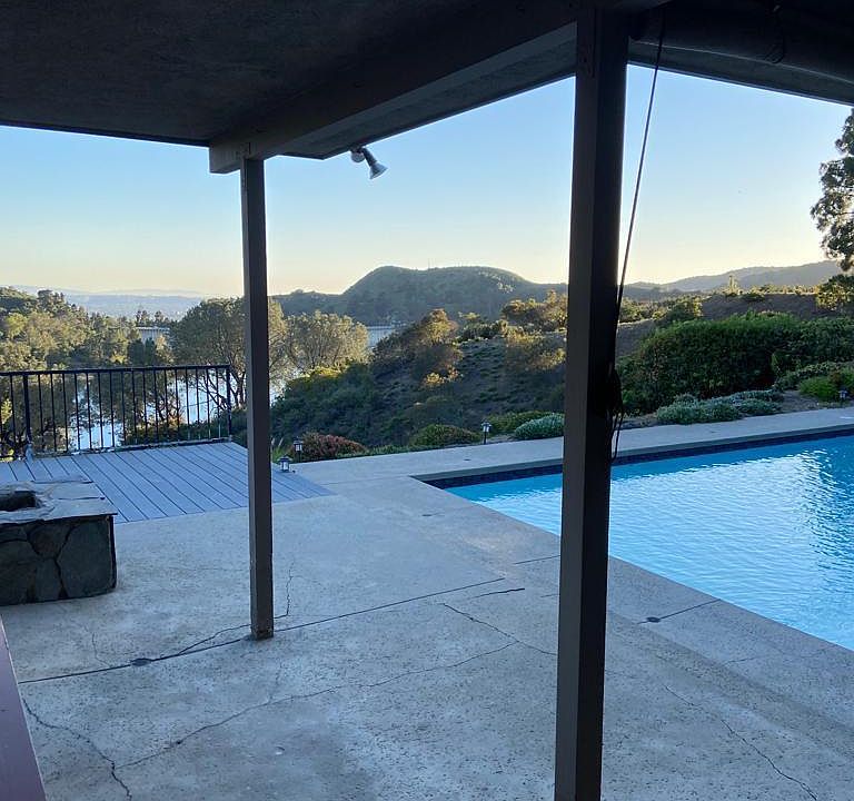 1st image of 3006 Arrowhead Dr
