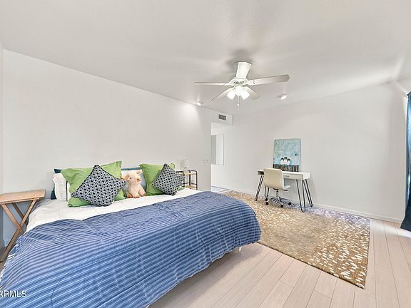 4th image of 10408 W OAK RIDGE Drive