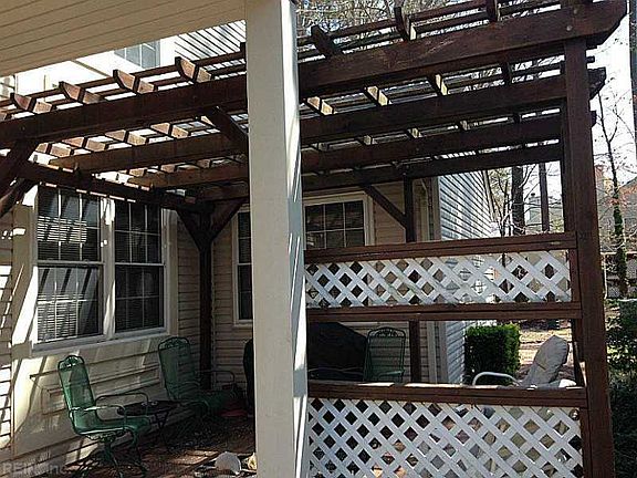 5th image of 908 Lake Forest Dr