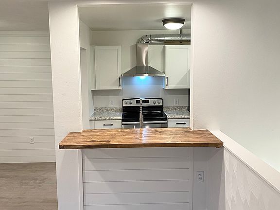 3rd image of 5040 Amy Dr #1