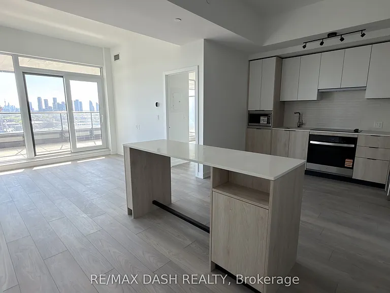 1007 The Queensway #610 — Photo 10