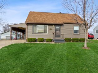 2402 Deborah Dr SW, Cedar Rapids, IA 52404