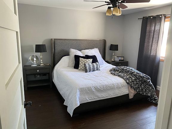 3rd image of 305 S Klein Dr #305
