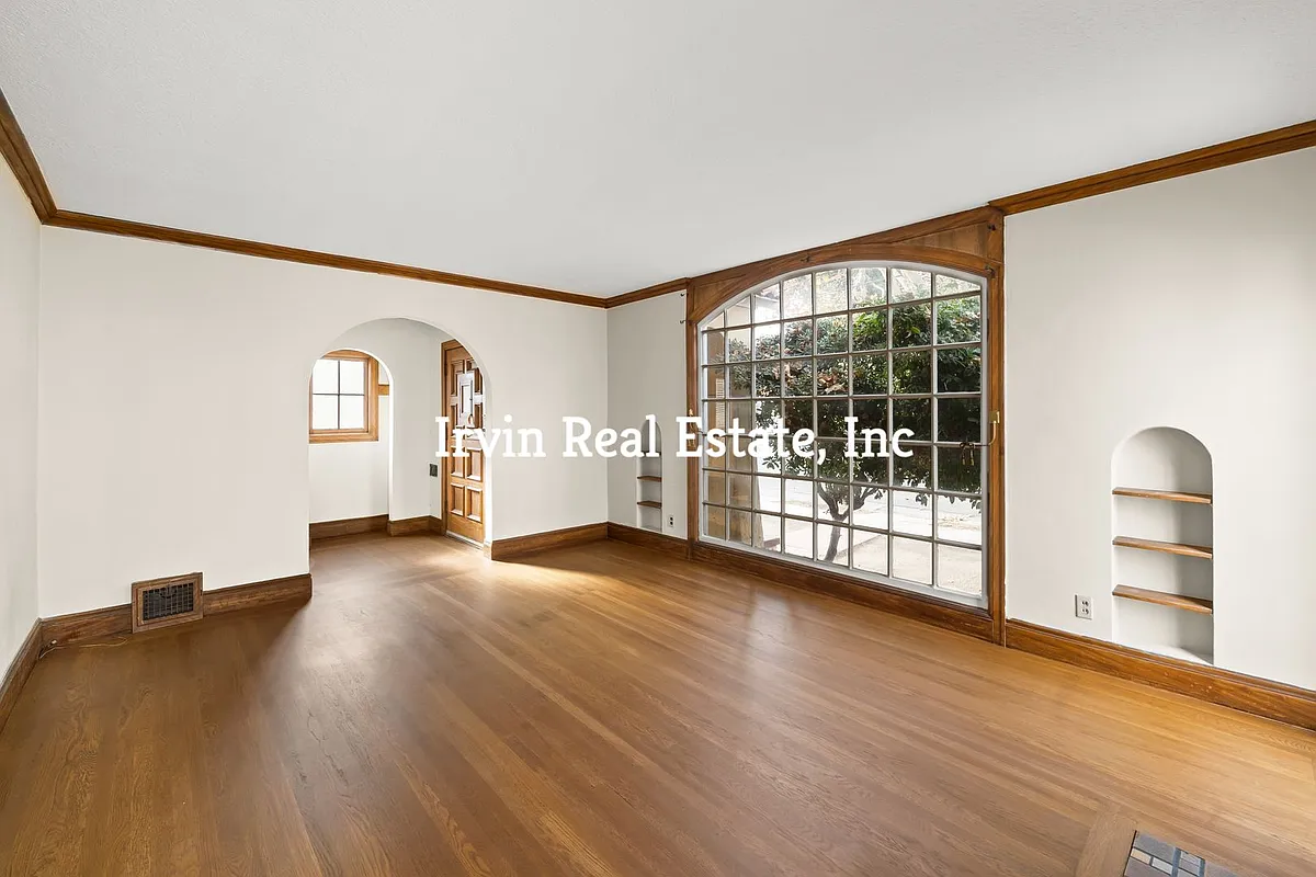 Building Photo - 1353 Pine St