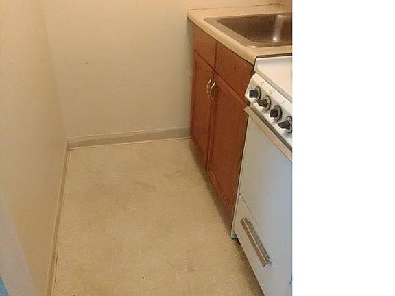 3rd image of 409 N Longwood St