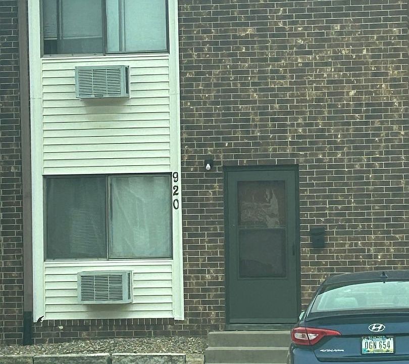 2nd image of 810-920 Benton Dr