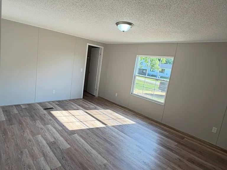 109 Corn Rd — Photo 24