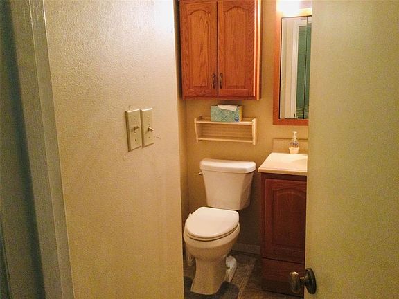 4th image of 210 Brentwood Dr