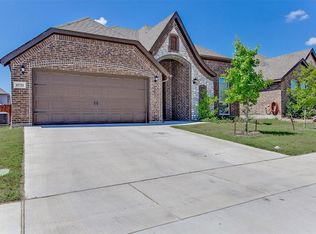 11721 Dixon Dr, Fort Worth, TX 76108