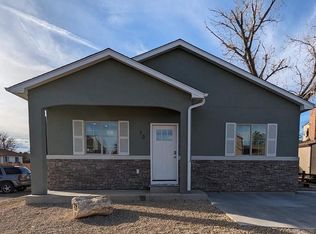 10 Heatherwood Ln, Pueblo, CO 81008