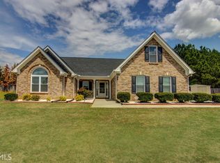 1236 Blue Springs Dr, Loganville, GA 30052