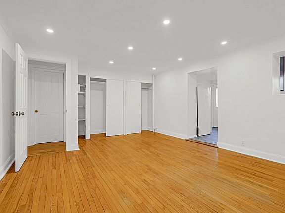 4th image of 34 Tompkins Pl APT 1
