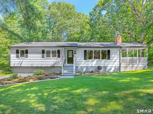 27 Winchester Drive, Shelton, CT 06484