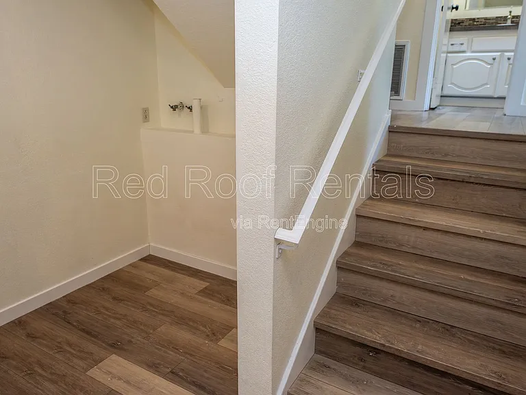 1418 Tule Lake Dr S — Photo 20