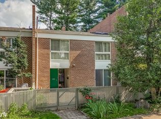 11450 Links Dr, Reston, VA 20190