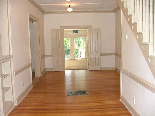 2nd image of 468 N Court St