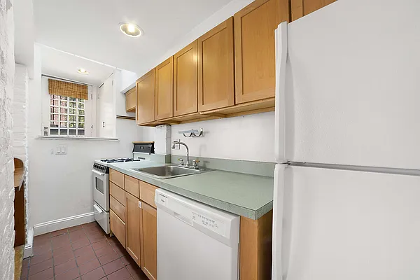Rented by Compass | media 2