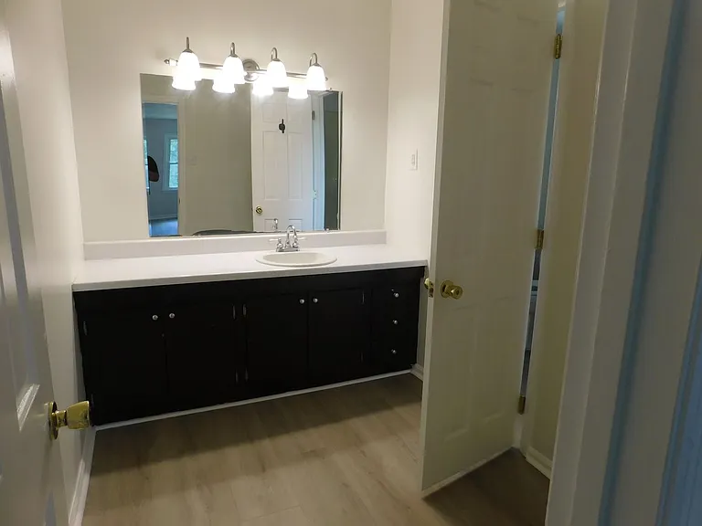 1302 Dunbar Dr — Photo 13