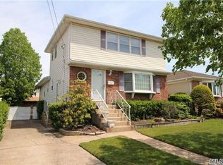 78 W Windsor Pkwy, Oceanside, NY 11572