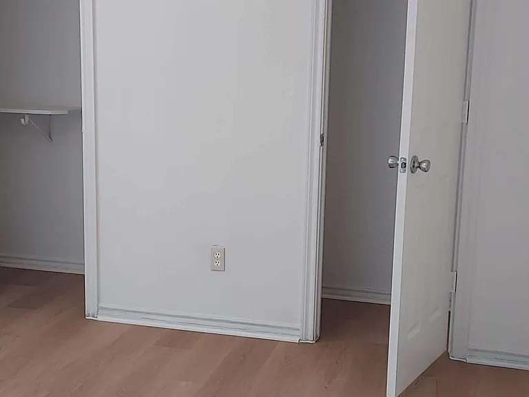 300 W Windsor Dr — Photo 5