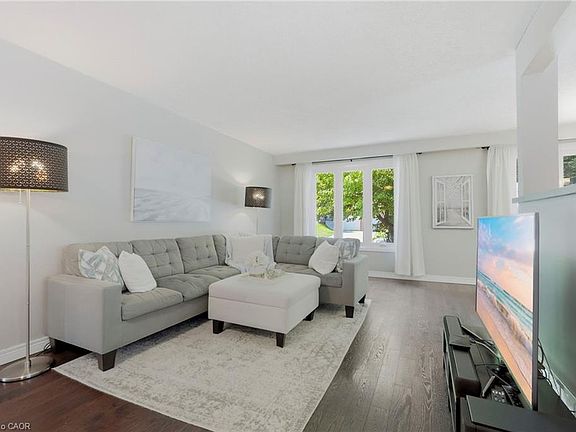 5th image of 24 Brae Crest Dr