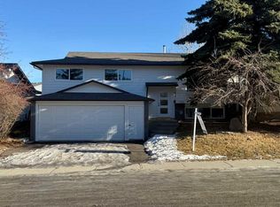 7032 W 78th St NW, Calgary, AB T3B4H9