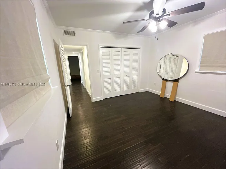 6395 SW 42nd Ter — Photo 11