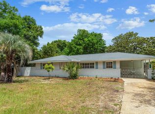 302 Navarre St, Gulf Breeze, FL 32561