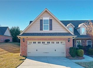 4 Charter Pl, Thomasville, NC 27360