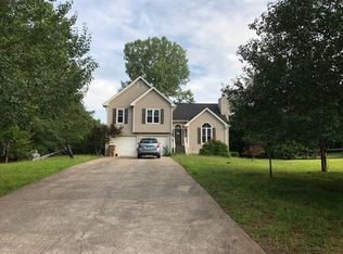 5790 Rolling Oaks Cir, Cumming, GA 30040