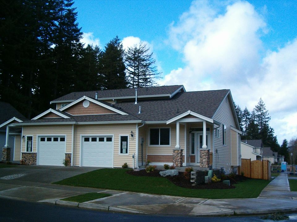 1st image of 527 Roycroft Dr NW