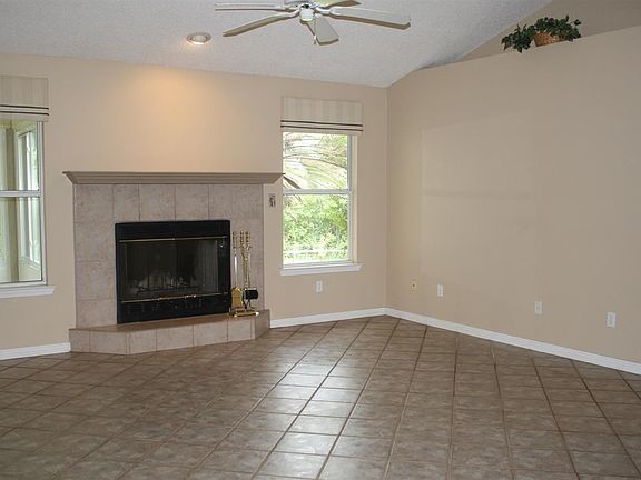 4th image of 1036 Chandelle Lake Dr