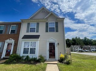 3944 Saint Michaels Sq, Fredericksburg, VA 22408